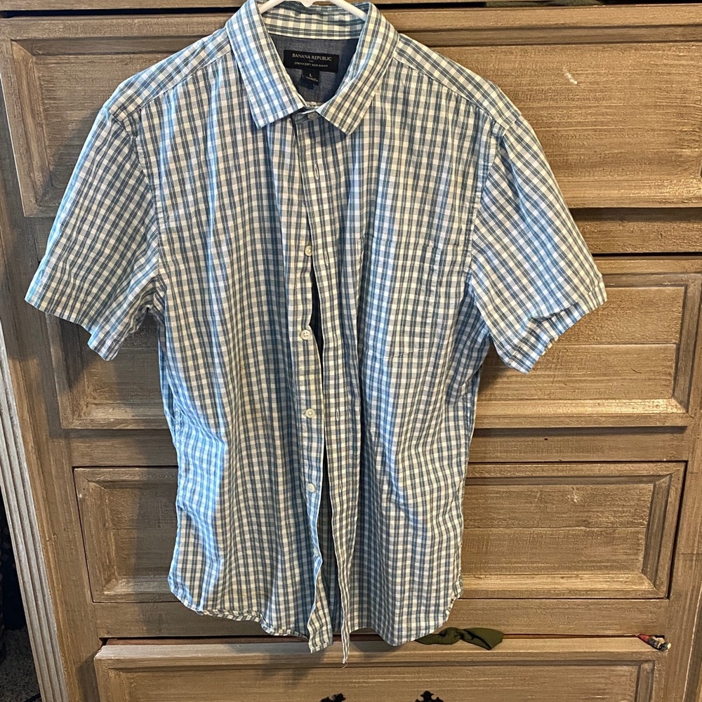 Banana Republic Blue and White Checkered Dress Shirt